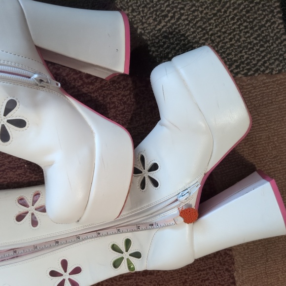 White and Pink Platform Shoes with Floral Design - Picture 8 of 8